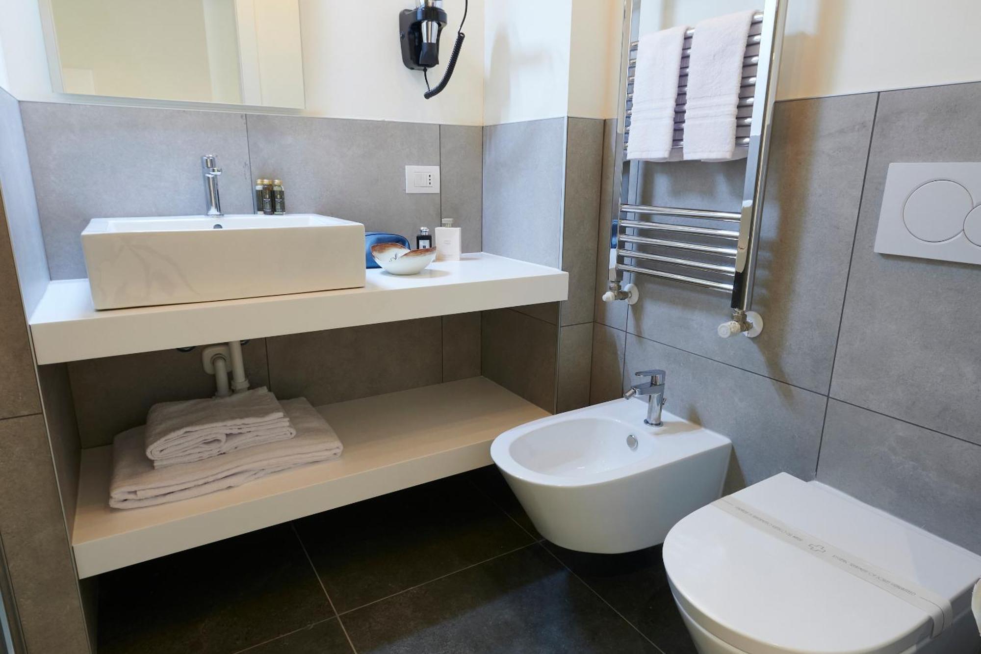White Ribbon Hotel Милано Екстериор снимка