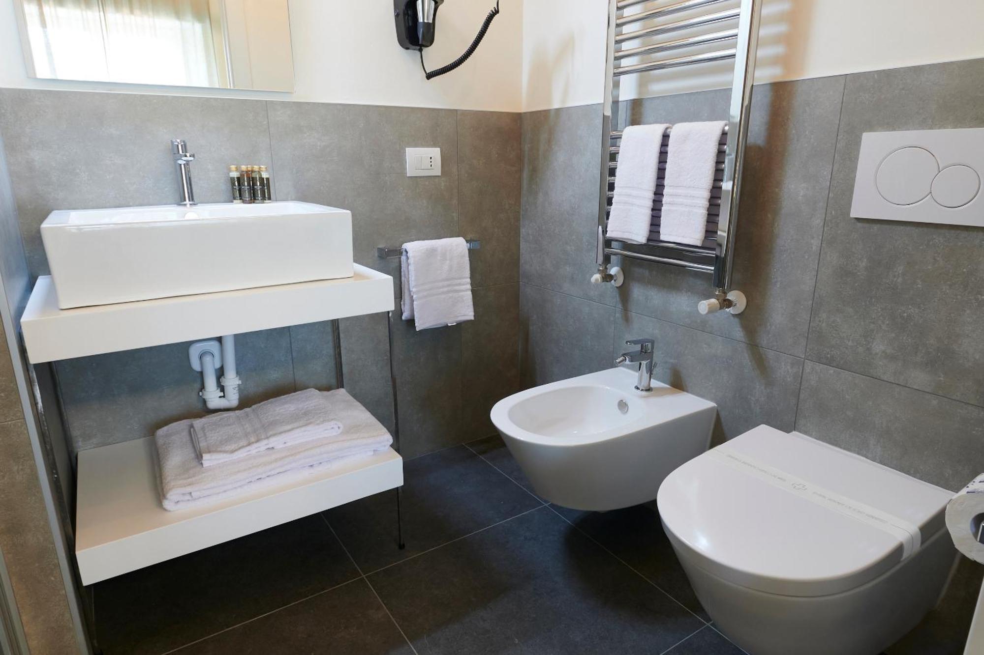 White Ribbon Hotel Милано Екстериор снимка