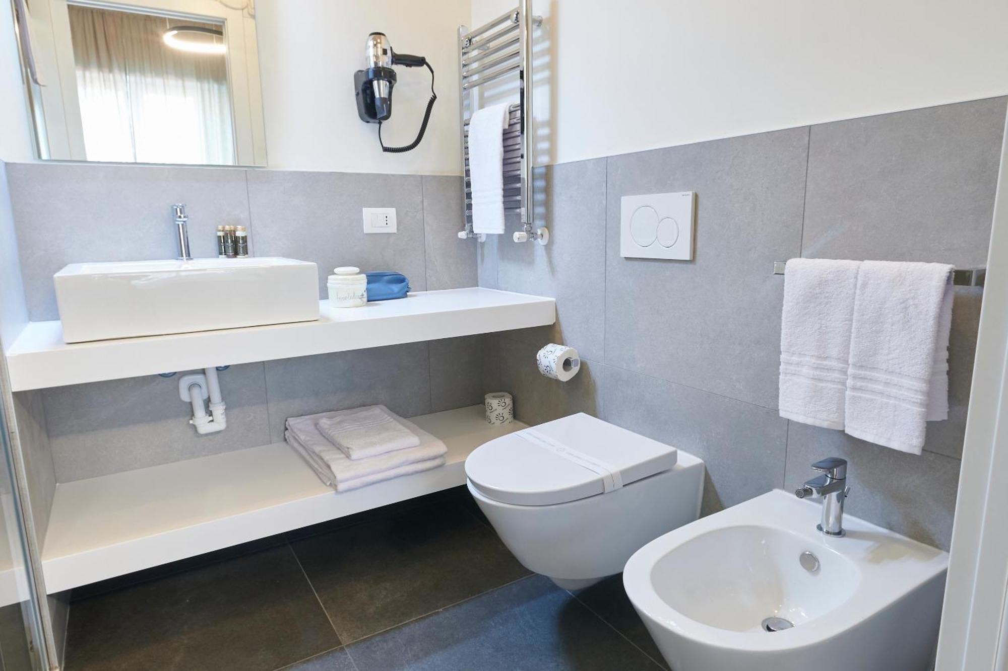 White Ribbon Hotel Милано Екстериор снимка