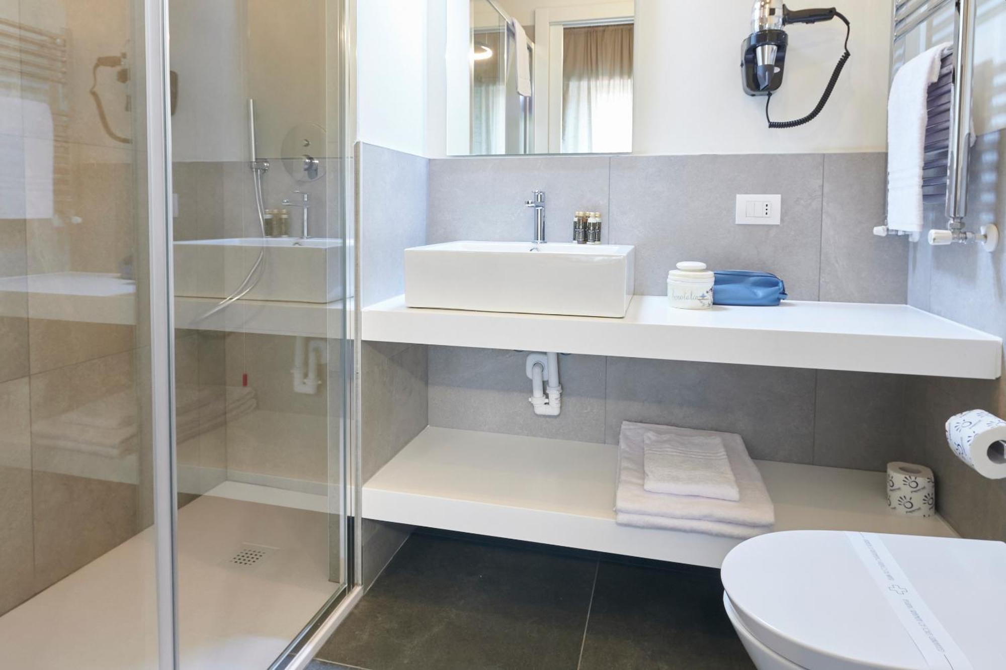 White Ribbon Hotel Милано Екстериор снимка